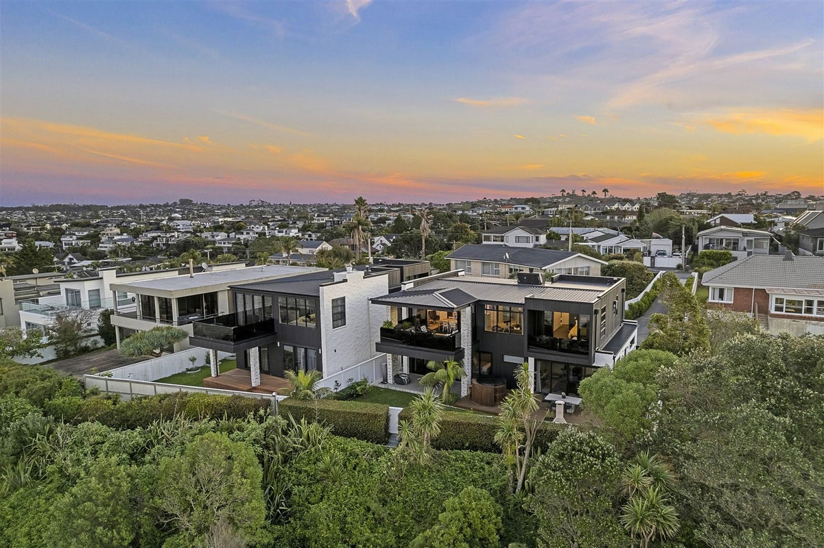 123A Churchill Road, Rothesay Bay, Auckland - Carousel 1
