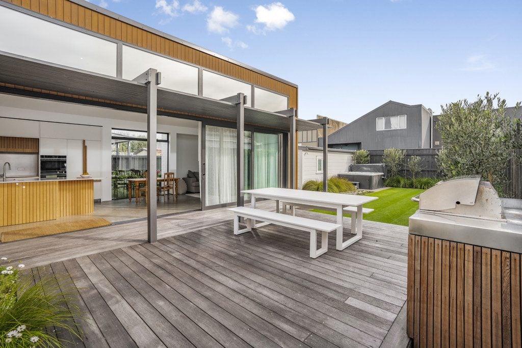 99 Richmond Street, Petone, Lower Hutt - Carousel 1