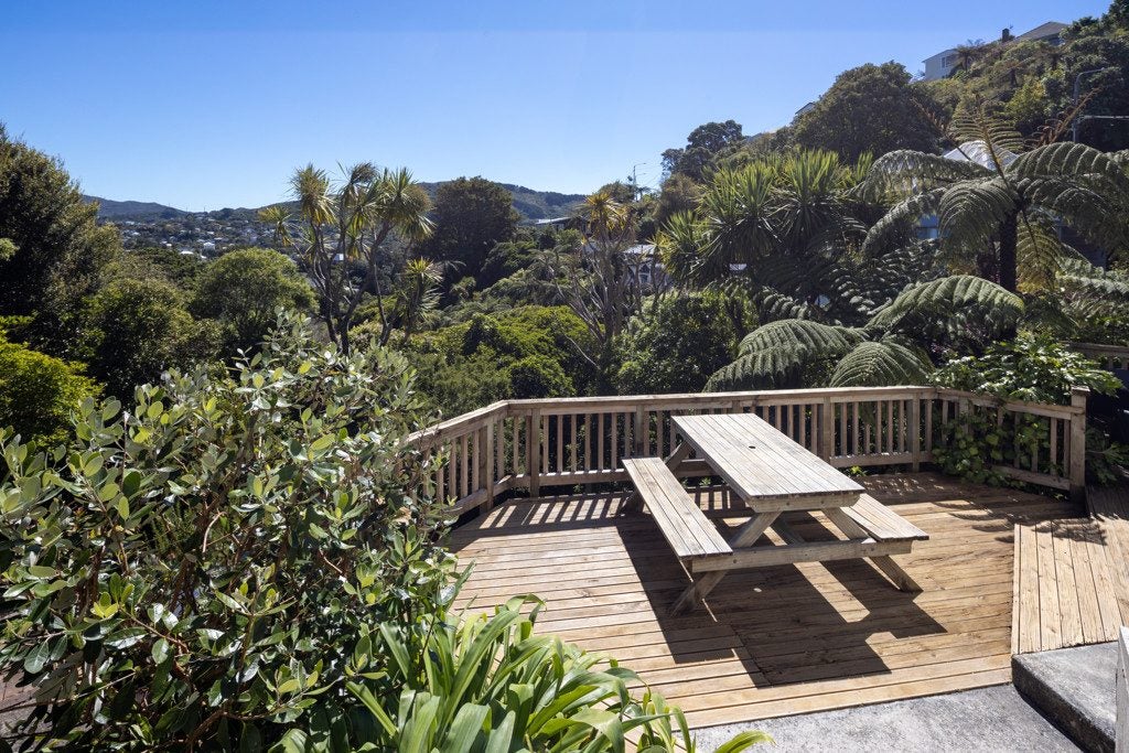 17 Pembroke Road, Northland, Wellington - Carousel 2