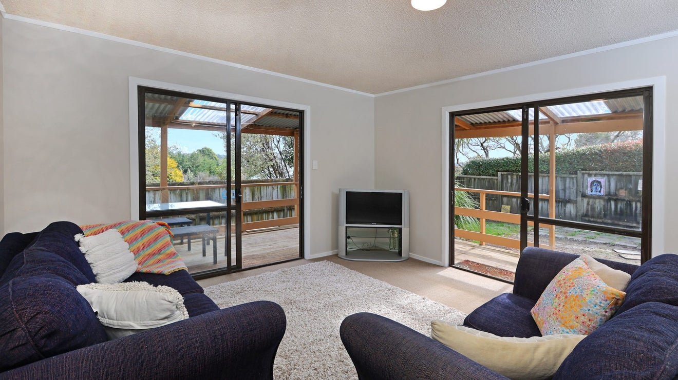 2/103 Sturges Road, Henderson, Auckland - Carousel 2