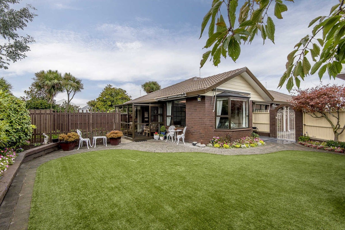 2/5 Wynand Place, Sockburn, Christchurch - Carousel 1