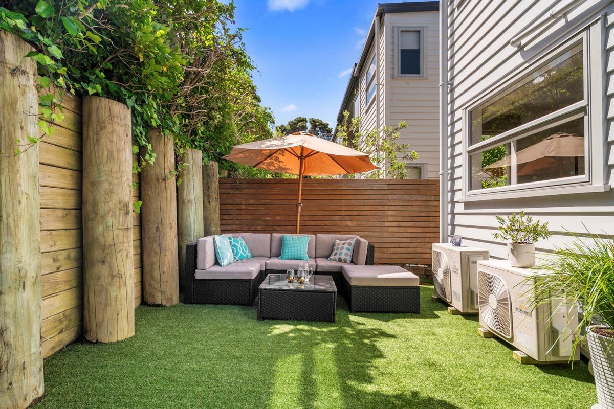 7/8 Wilk Lane, Browns Bay, Auckland - Carousel 2