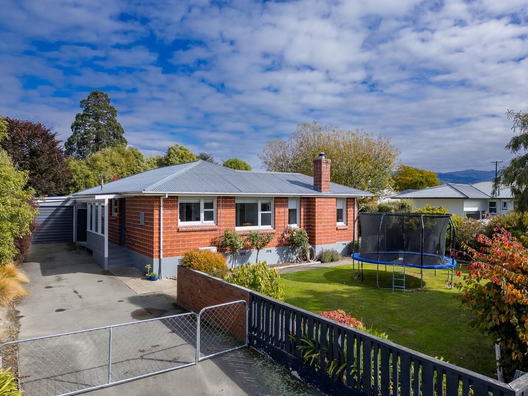 15 Oxford Street, Waimate, Waimate - Carousel 1