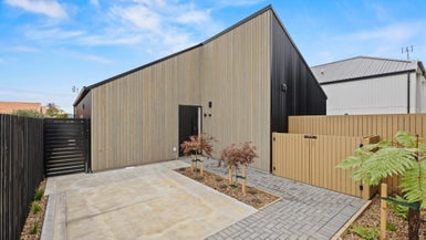 31D Allard Street, Edgeware, Christchurch - Carousel 1