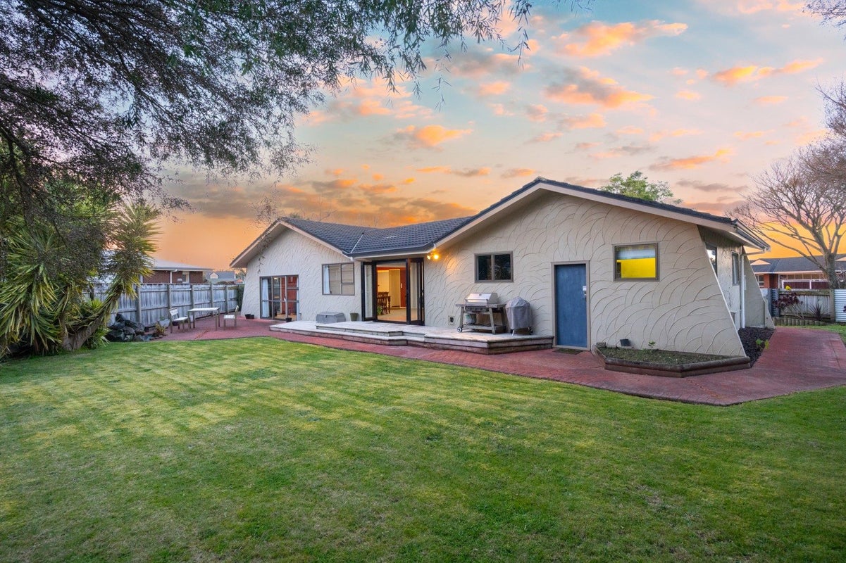 34 Carter Crescent, Awapuni, Palmerston North - Carousel 1