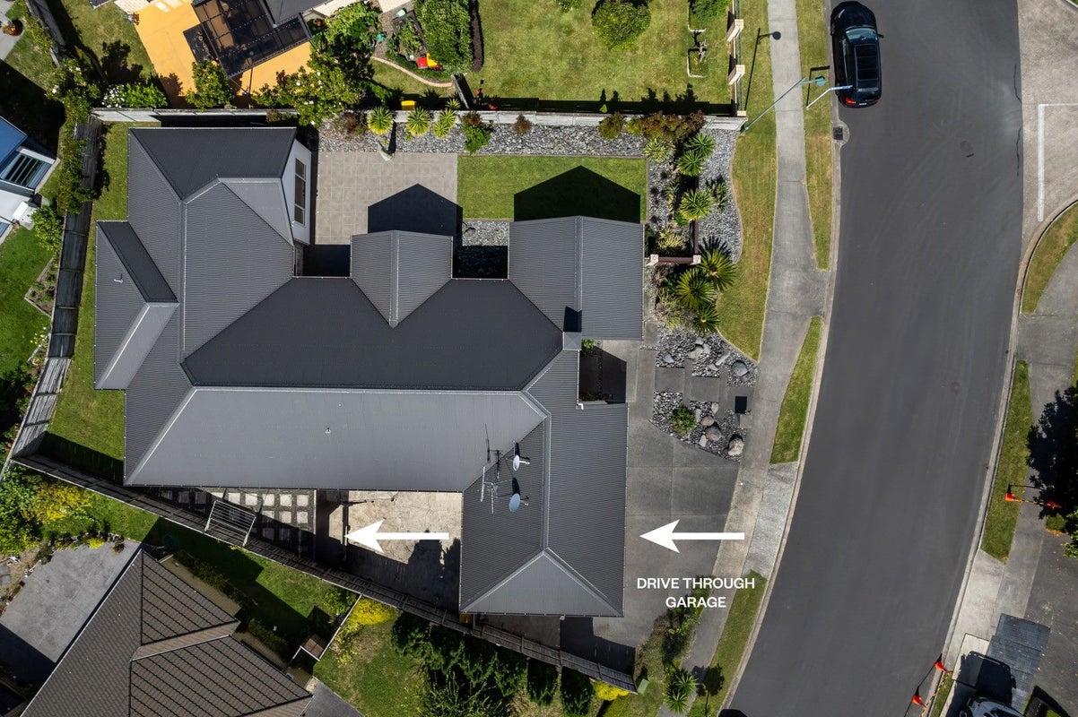 46 Palliser Drive, Huntington, Hamilton - Carousel 1