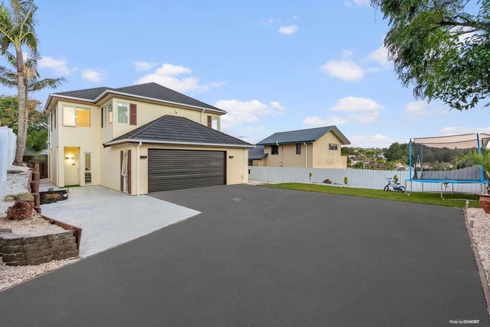 31A Chieftain Rise, Goodwood Heights, Auckland - Carousel 1