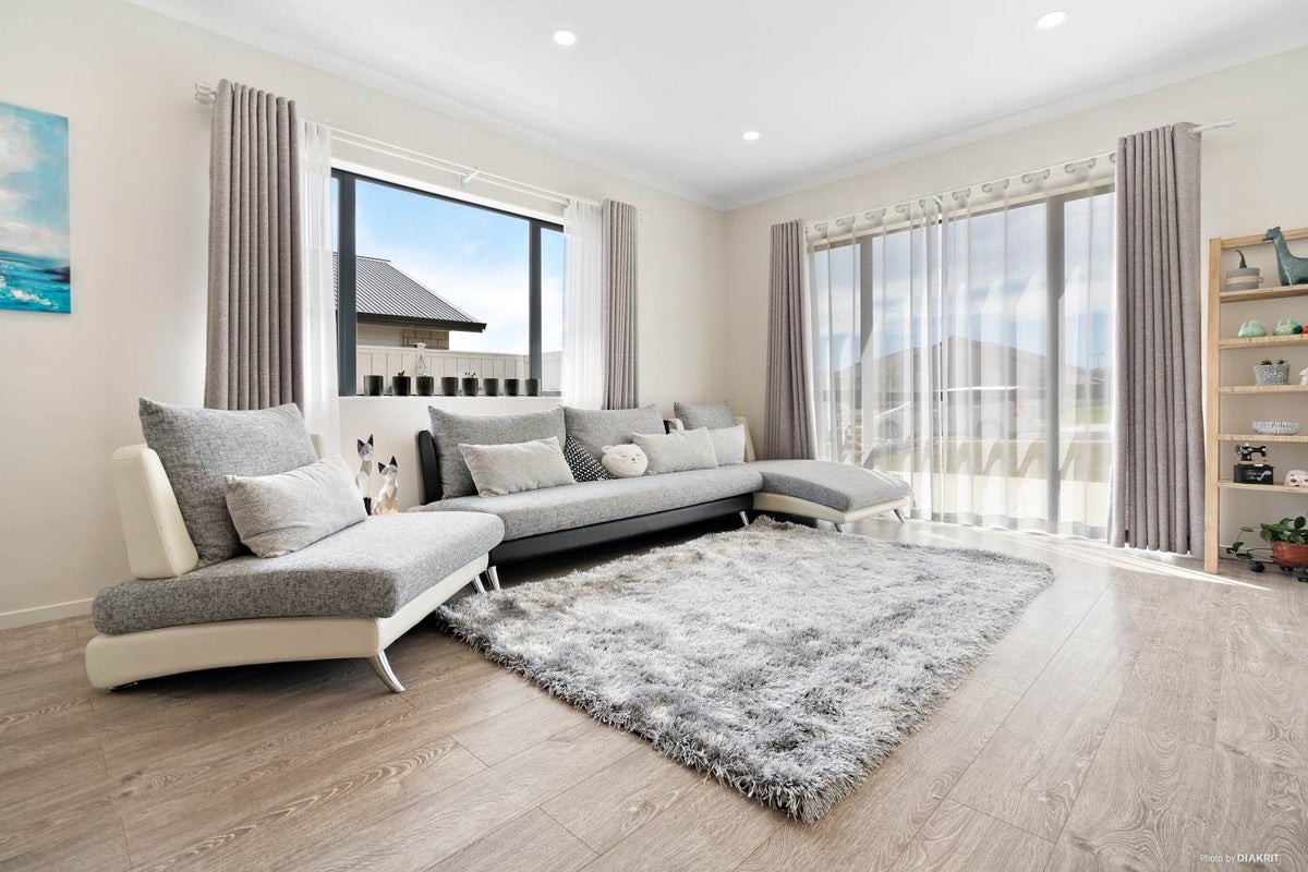 59 Seventh View Avenue, Beachlands, Auckland - Carousel 2