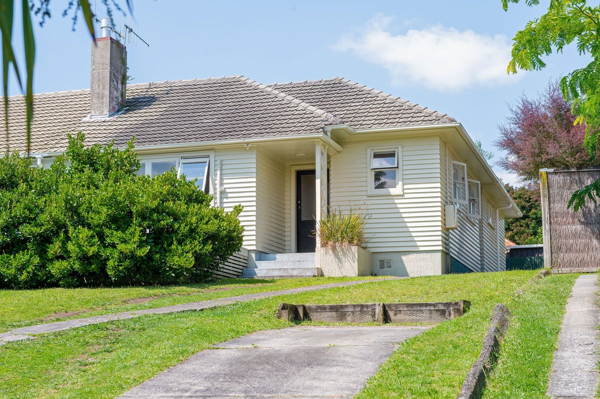 14 Plunket Terrace, Hamilton East, Hamilton - Carousel 2