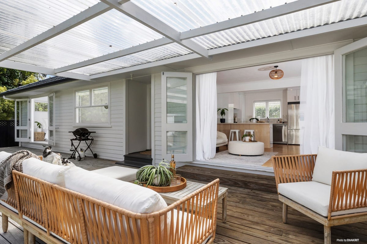 93A Avondale Road, Avondale, Auckland - Carousel 1