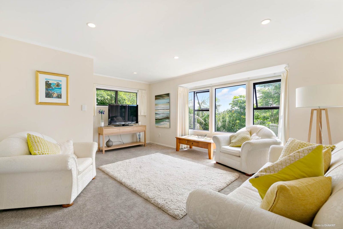 2/19 Garadice Road, Rothesay Bay, Auckland - Carousel 2
