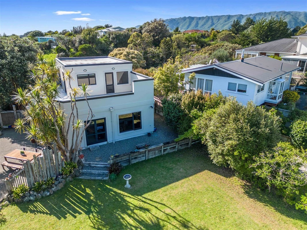 4 Flaxmere Street, Waikanae Beach, Waikanae - Carousel 30