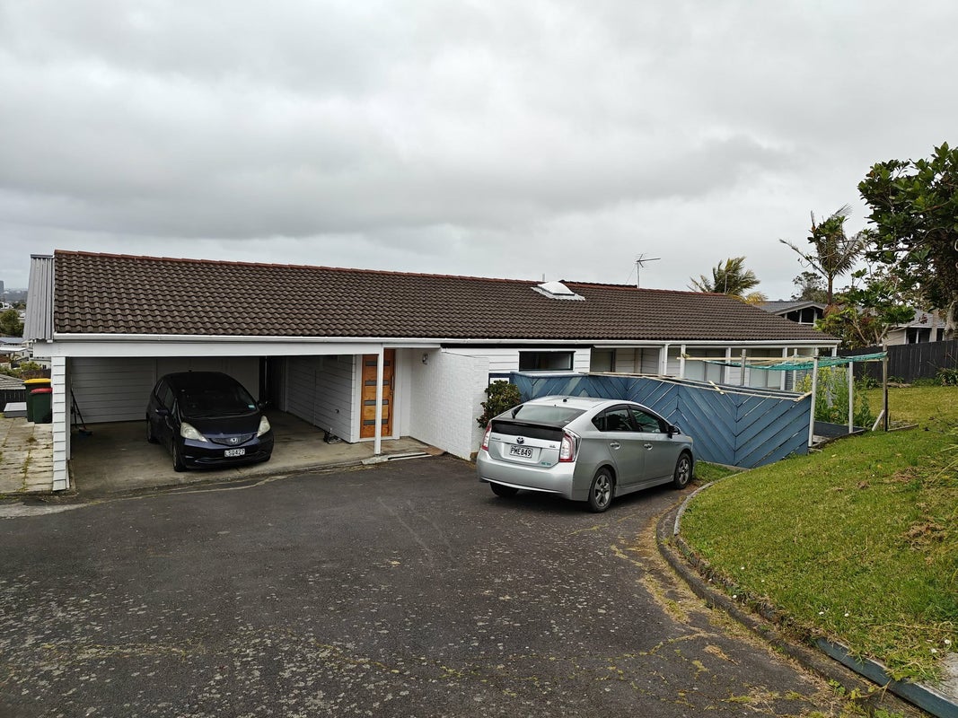 52 Grenada Avenue, Forrest Hill, Auckland - Carousel 1