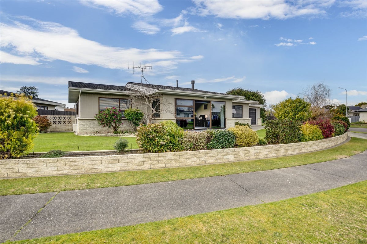 3 Cardiff Place, Tamatea, Napier - Carousel 19