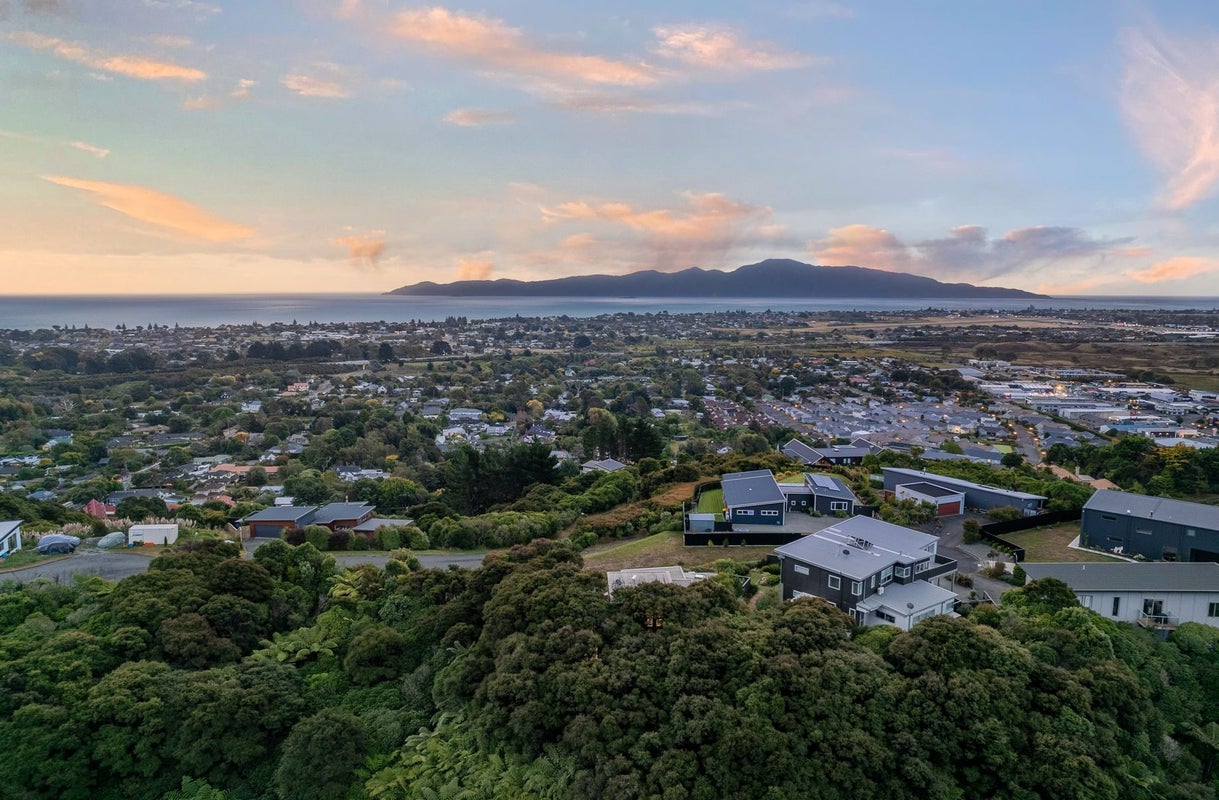 2 Ocean Vista Lane, Paraparaumu - Carousel 2