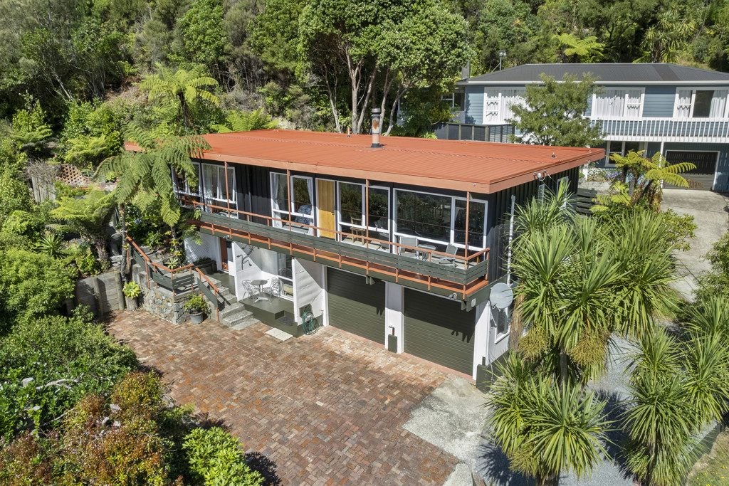 12 Willcox Grove, Naenae, Lower Hutt - Carousel 1