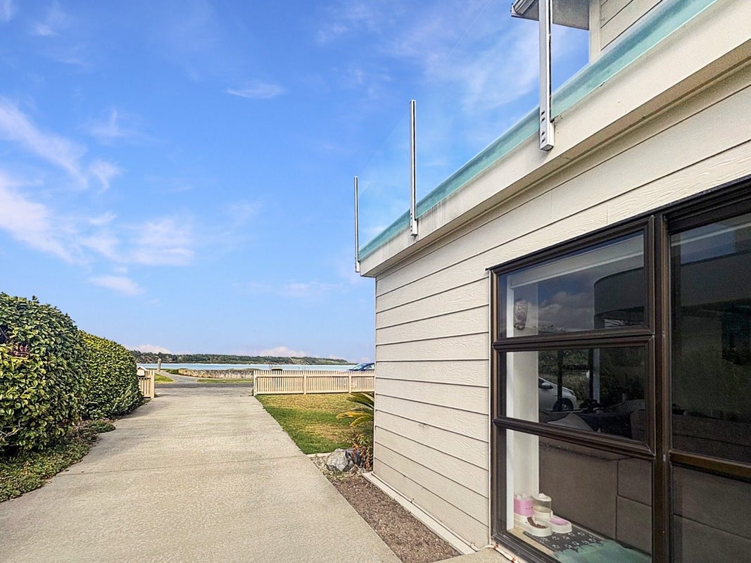 11 Hartley Street, Foxton Beach, Foxton - Carousel 2