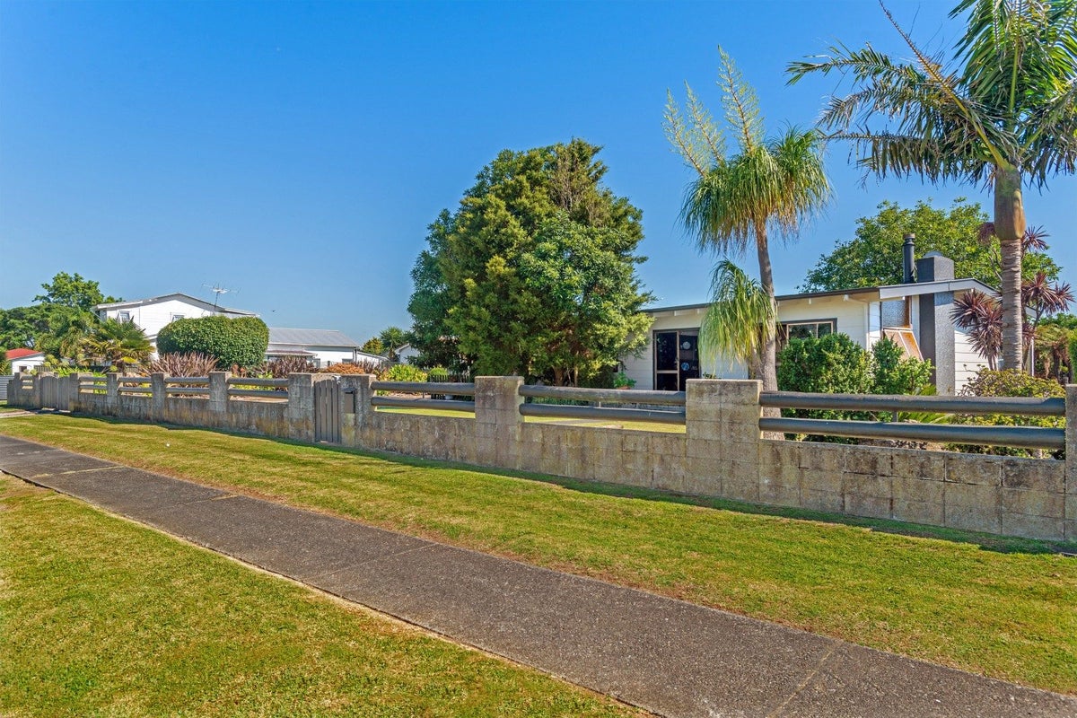 33A Scott Street, Elgin, Gisborne - Carousel 24
