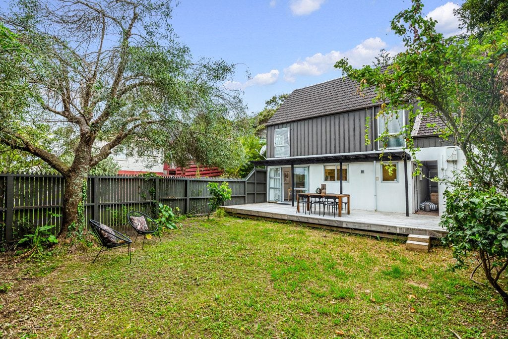 1/25 Archers Road, Hillcrest, Auckland - Carousel 1