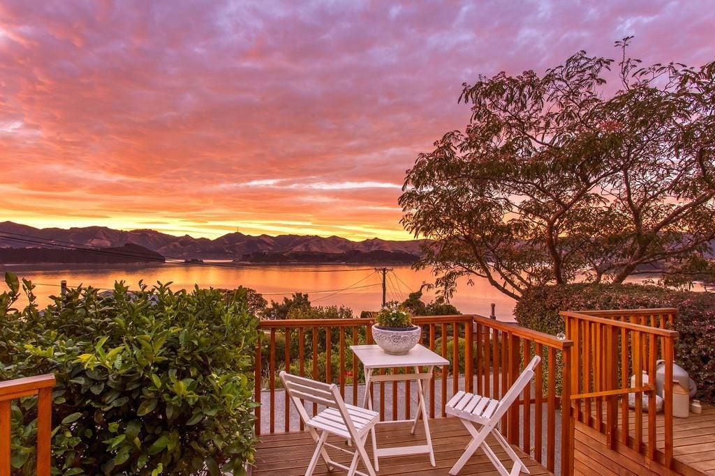 11 Ngaio Lane, Charteris Bay, Lyttelton - Carousel 1