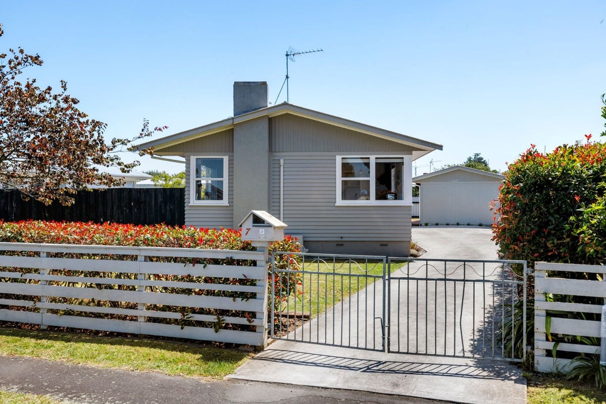 7 Katherine Place, Melville, Hamilton - Carousel 2