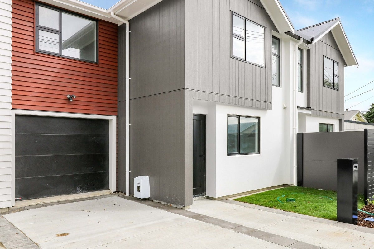 1B Raymond Terrace, Fairfield, Lower Hutt - Carousel 1