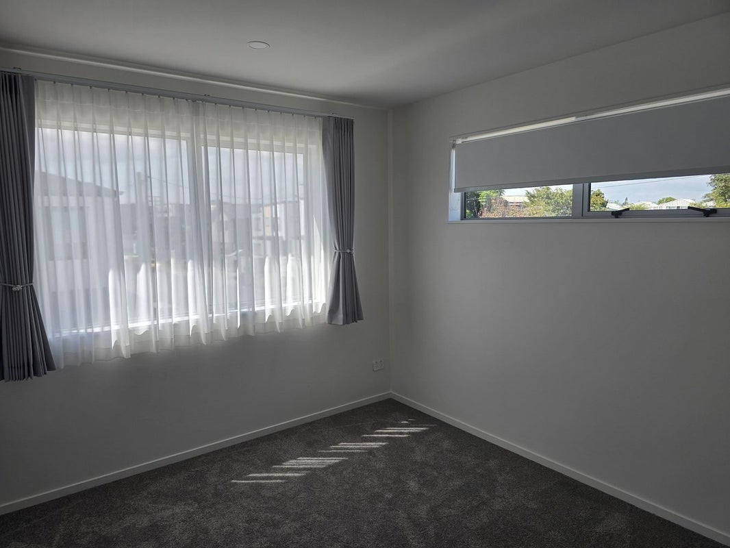 9A Edgerton Road, Te Atatu Peninsula, Auckland - Carousel 6