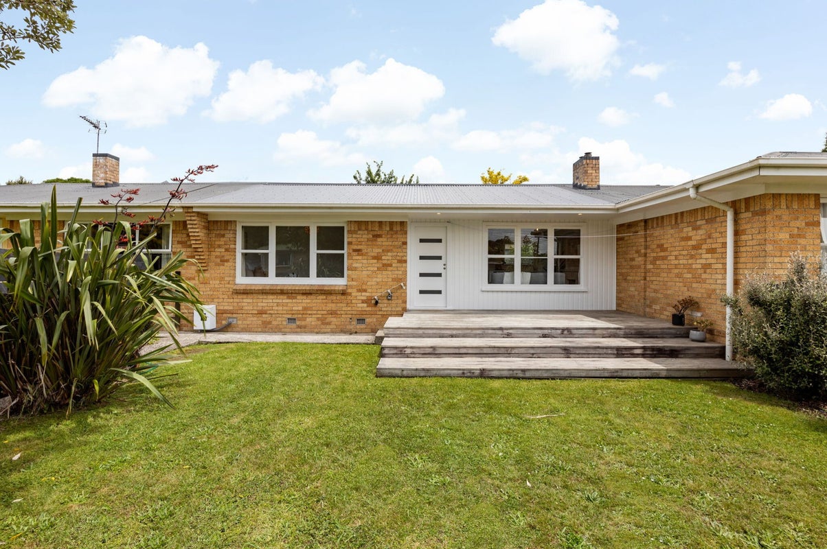65B Fox Street, Hamilton East, Hamilton - Carousel 1