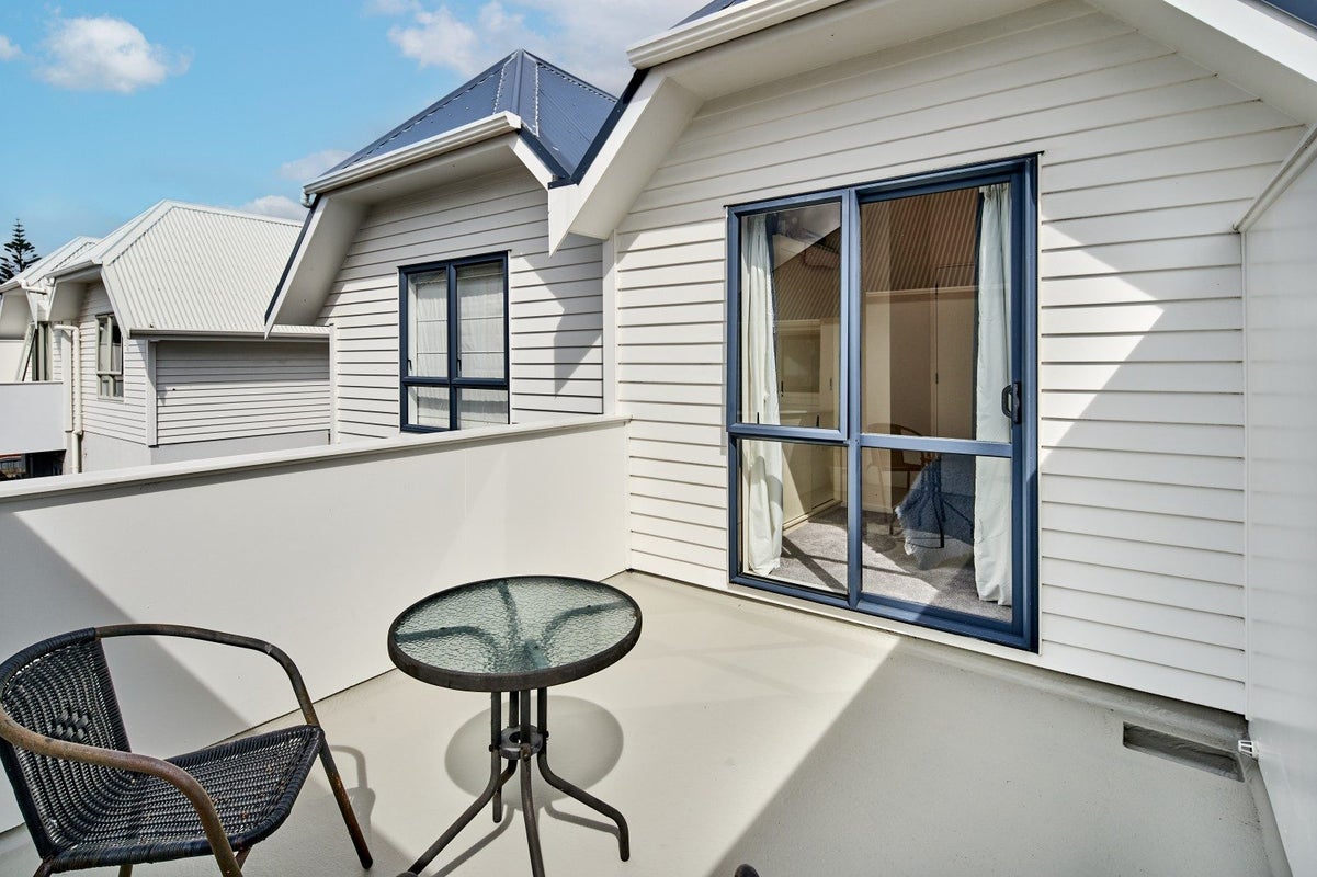 3/115 Hobart Street, Miramar, Wellington - Carousel 1