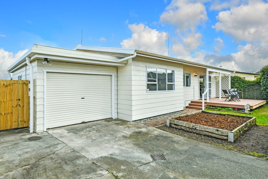 2/21 Rollerson Street, Papakura, Papakura - Carousel 1