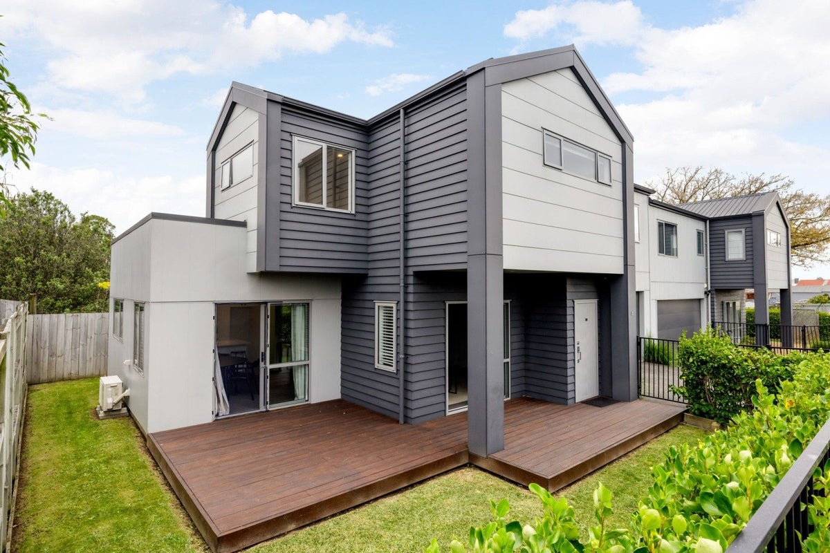 8D Mary Street, Frankton, Hamilton - Carousel 1