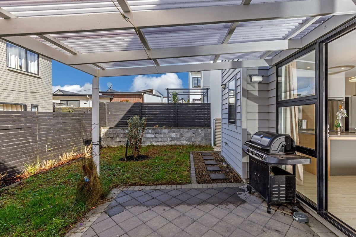 10 Tihema Lane, Westgate, Auckland - Carousel 17