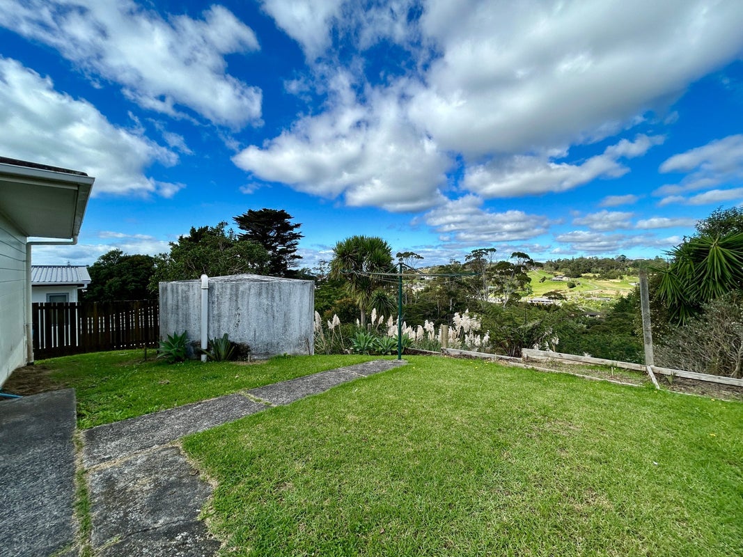 513 Whangaparaoa Road, Stanmore Bay, Whangaparaoa - Carousel 2