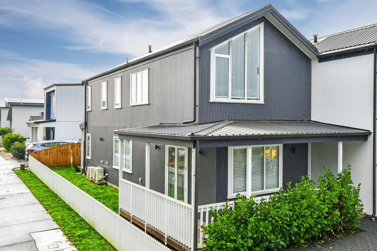 7 Tiaki Lane, Karaka, Papakura - Carousel 2