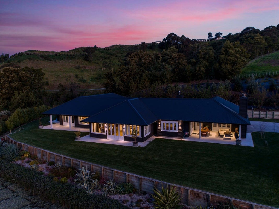 53 Red Hills Road, Havelock North, Hastings - Carousel 1