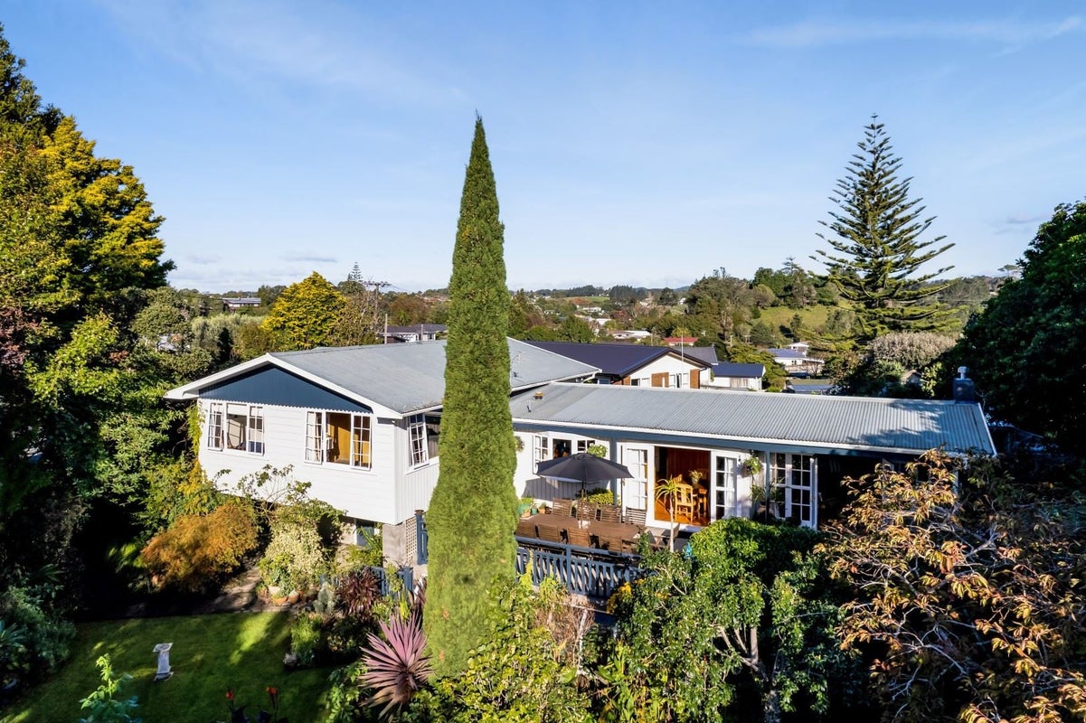 27 Durham Avenue, Welbourn, New Plymouth - Carousel 2