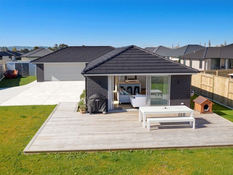 7 Maple Grove, Solway, Masterton - Carousel 2
