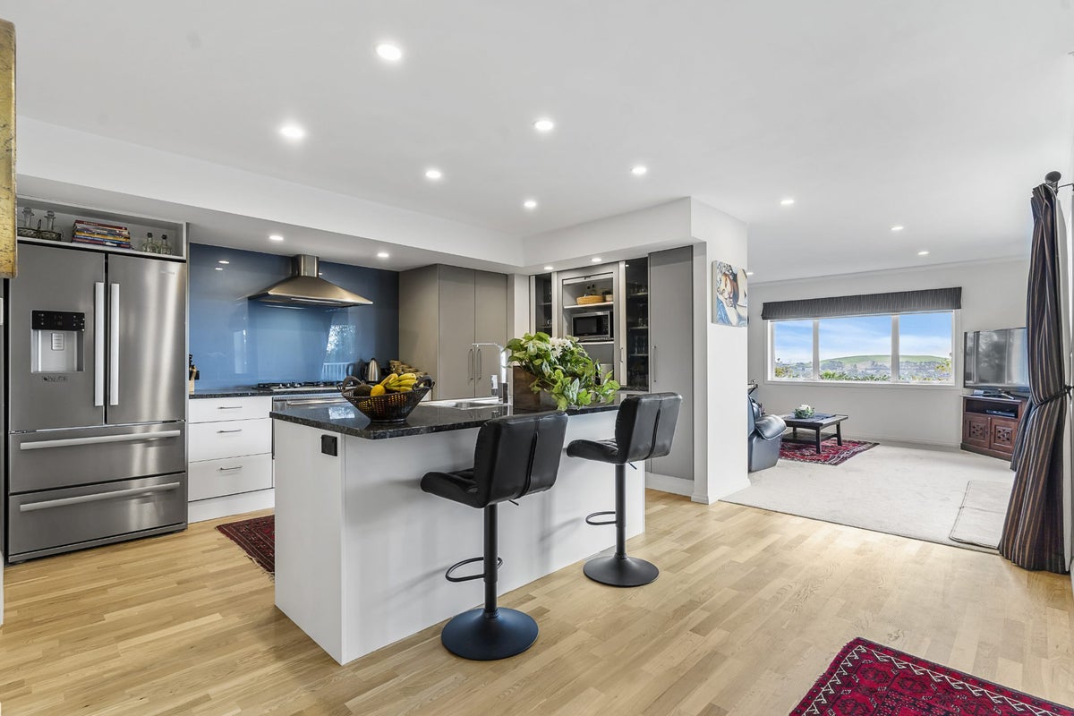 21 Brooke Ridge Rise, East Tamaki Heights, Auckland - Carousel 2
