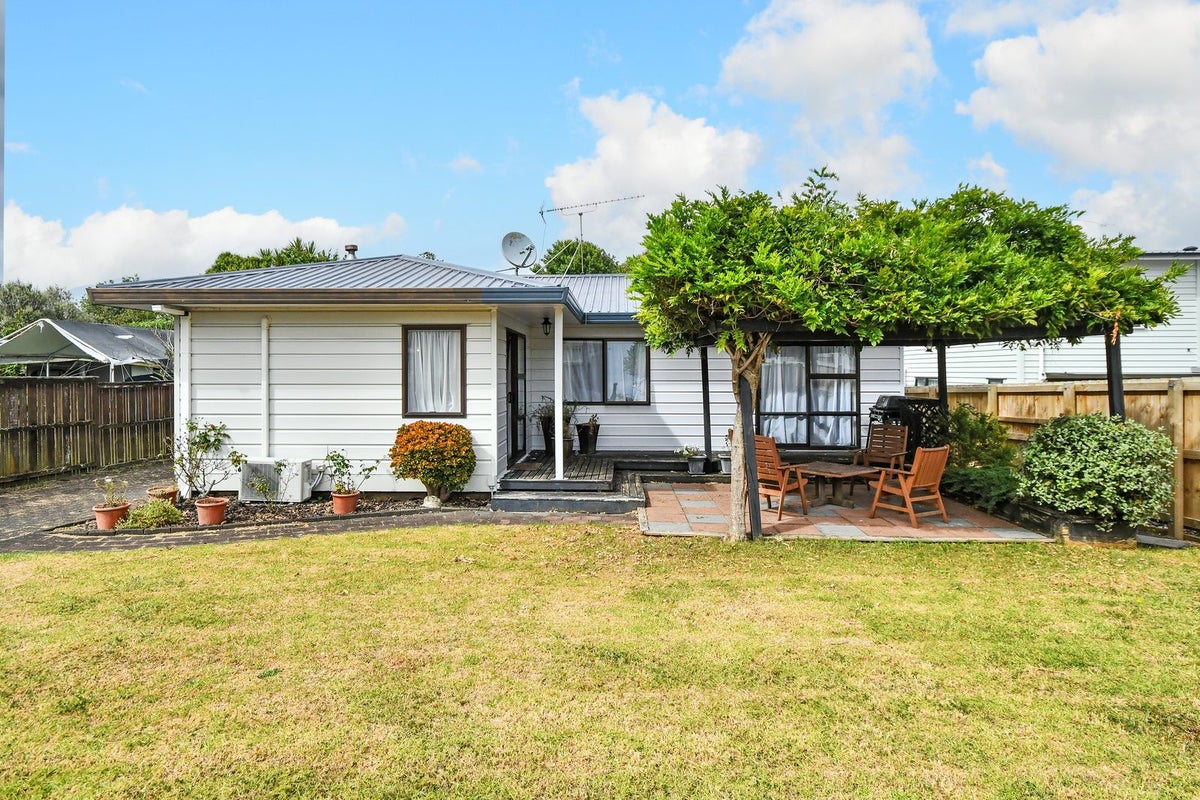 2/9 Hazards Road, Weymouth, Manukau - Carousel 1