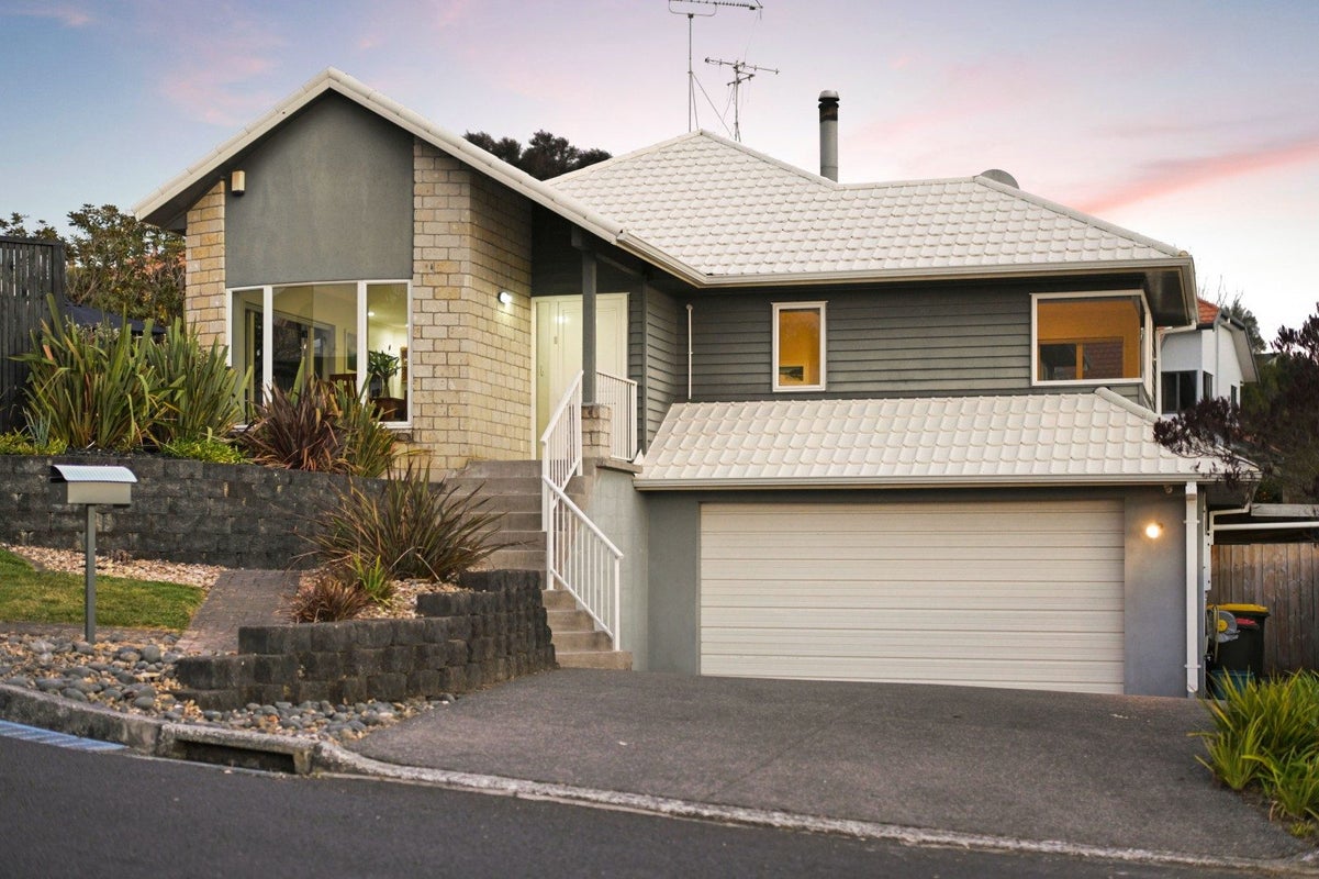 5 Strata View, Western Heights, Hamilton - Carousel 1