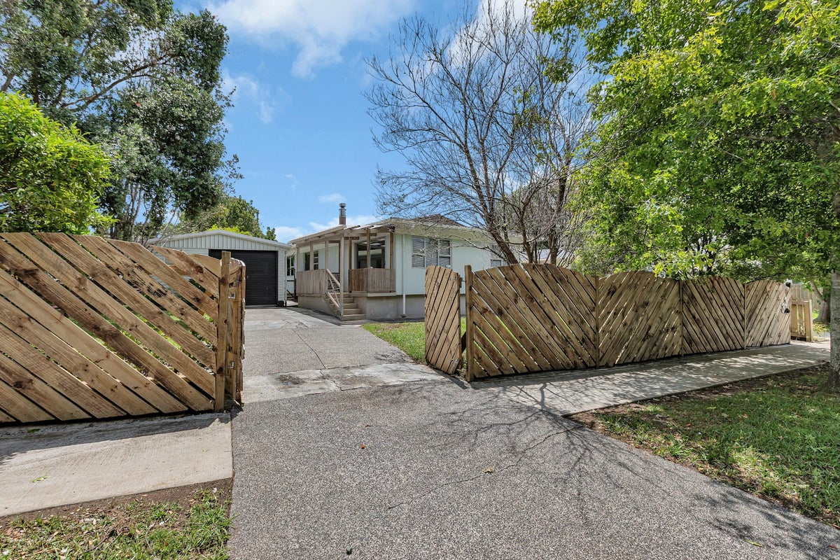 33 Ross Street, Onerahi, Whangarei - Carousel 1
