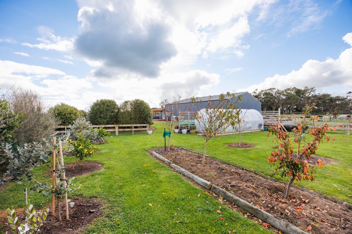 106 Reid Line, AORANGI, FEILDING - Carousel 31