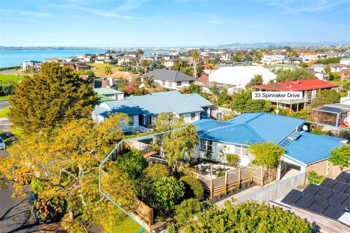 33 Spinnaker Drive, Te Atatu Peninsula, Auckland - Carousel 22