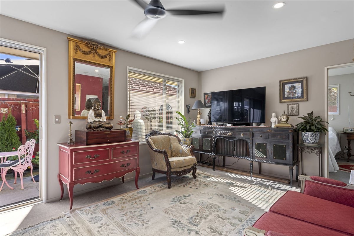 2/19 Orontes Street, Shirley, Christchurch - Carousel 1