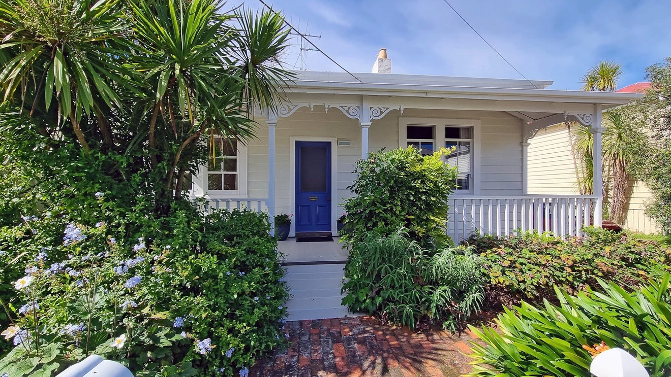 14 Owens Road, Devonport, Auckland - Carousel 1