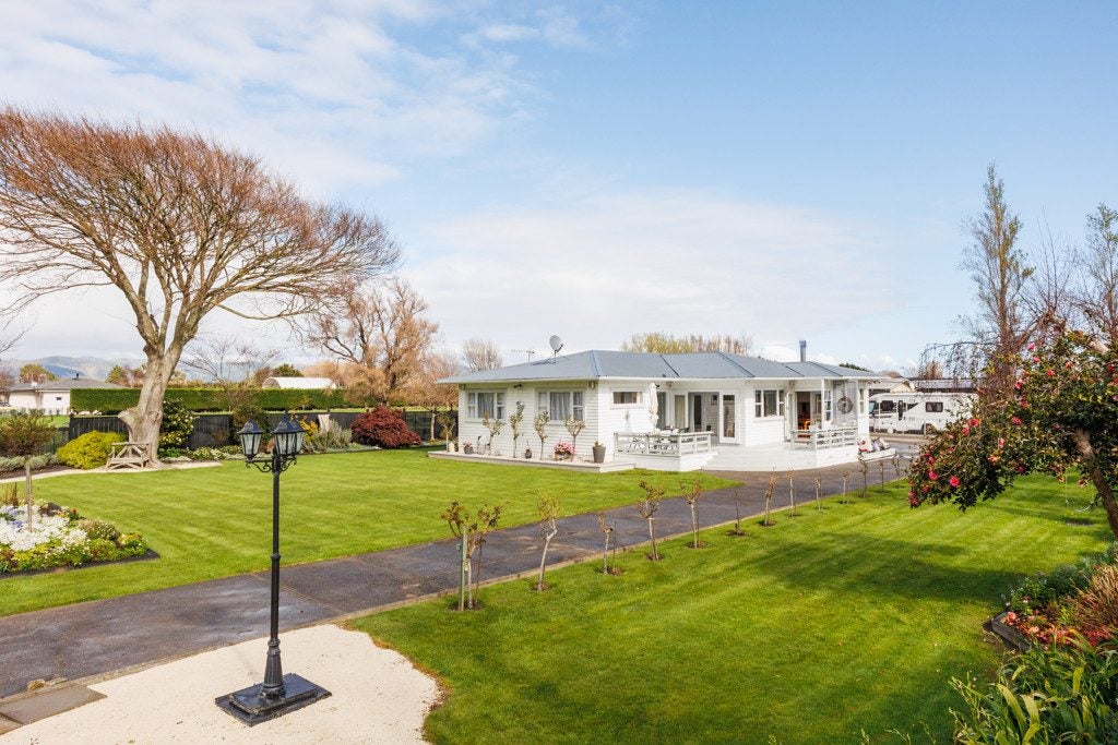 52 Te Wanaka Road, Awapuni, Palmerston North - Carousel 1