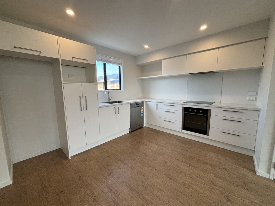 2/45 Heywood Terrace, Richmond, Christchurch - Carousel 2