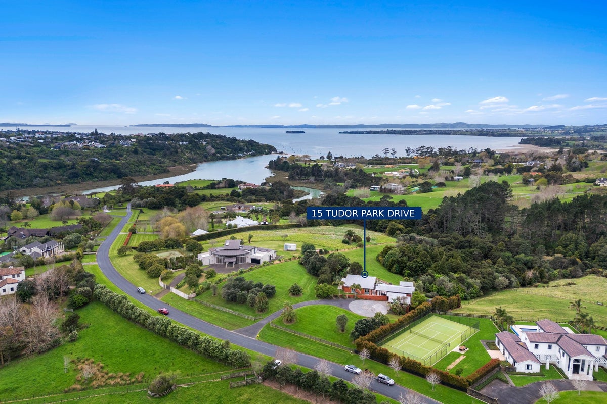 15 Tudor Park Drive, Whitford, Manukau City, Auckland - Carousel 39