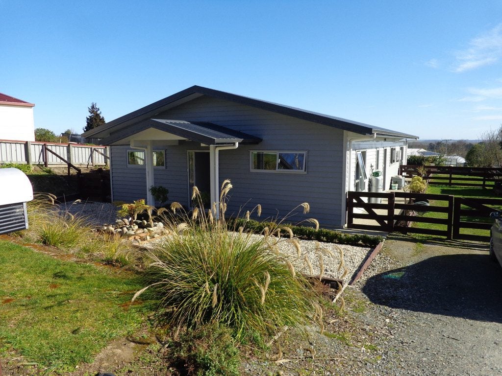 9 Yuille Street, Kaitangata, Kaitangata - Carousel 1