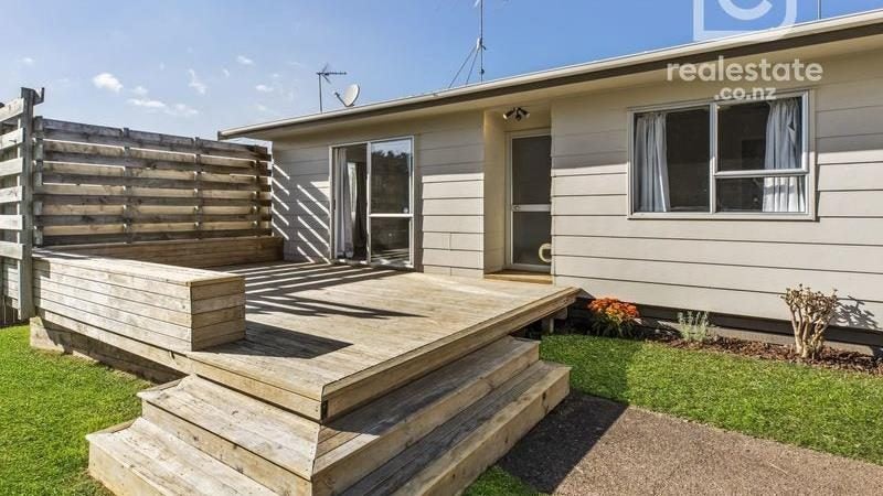 2/8 Helena Street, Massey, Auckland - Carousel 1